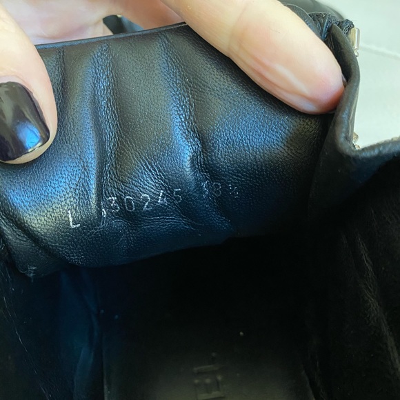 38.5 100% Authentic Chanel leather sneakers - Picture 9 of 10